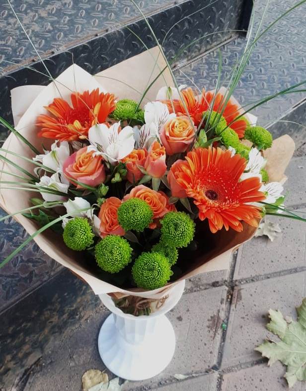 Букет цветов из: Герберы, Хризантемы, Альстромерии и Розы в Валуйках