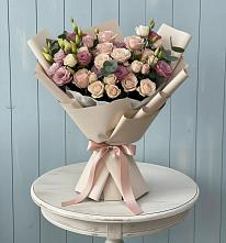 Букет цветов из:  Розы и Лизиантусы в Валуйках