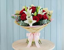 Букет цветов из:  Лилии и Розы в Валуйках