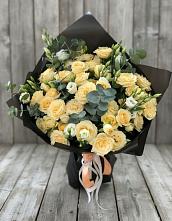 Букет цветов из:  Розы и Лизиантусы #REPLACE_PRED# Валуйках