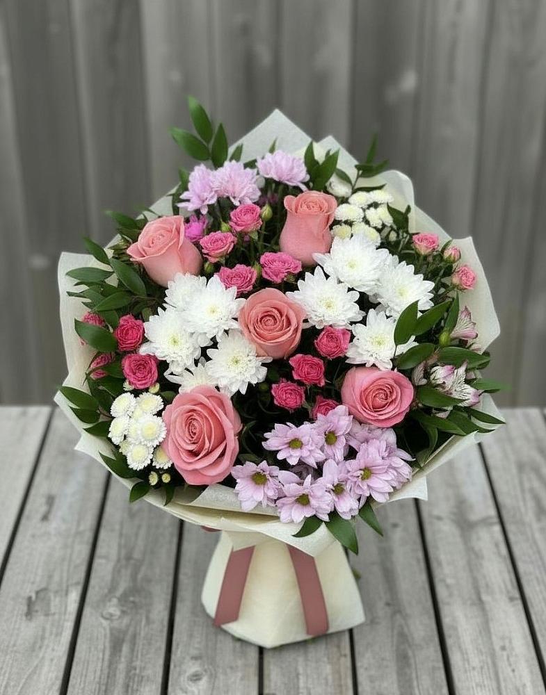 Букет цветов из: Альстромерии, Гвоздики, Розы и Хризантемы в Валуйках
