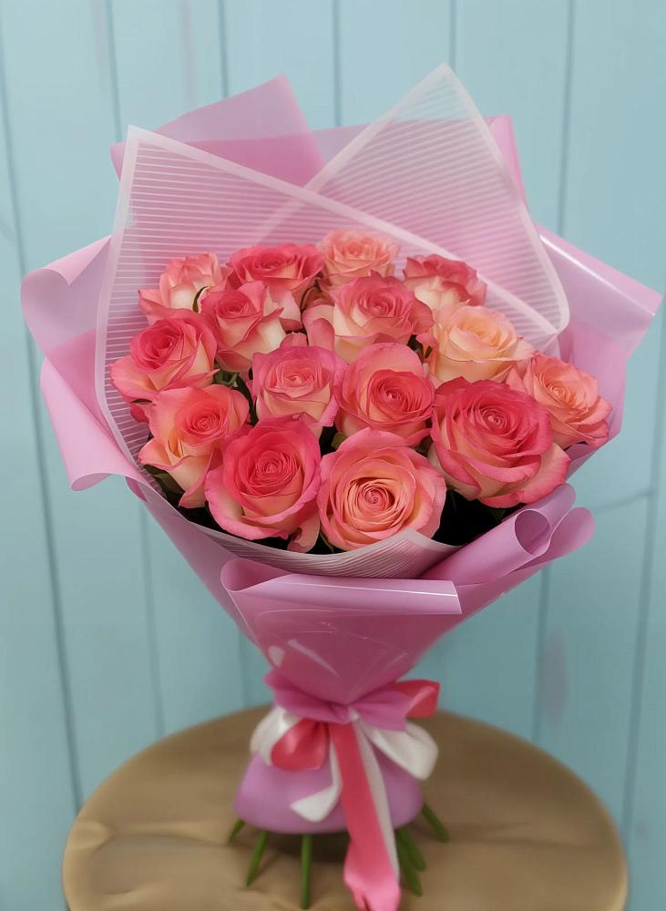 Букет 15 Розовых роз Равель в Валуйках