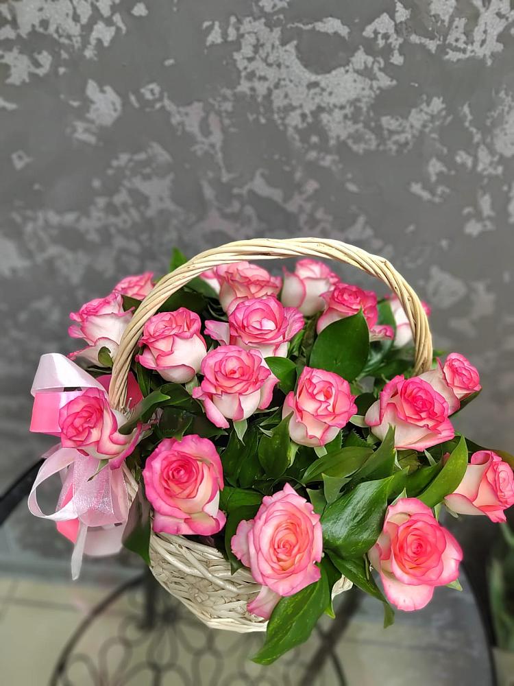 Цветочная композиция из Розы в корзине в Валуйках