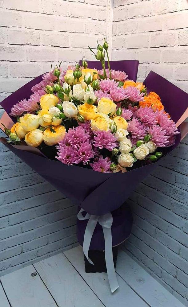 Букет цветов из: Хризантемы и Розы в Валуйках