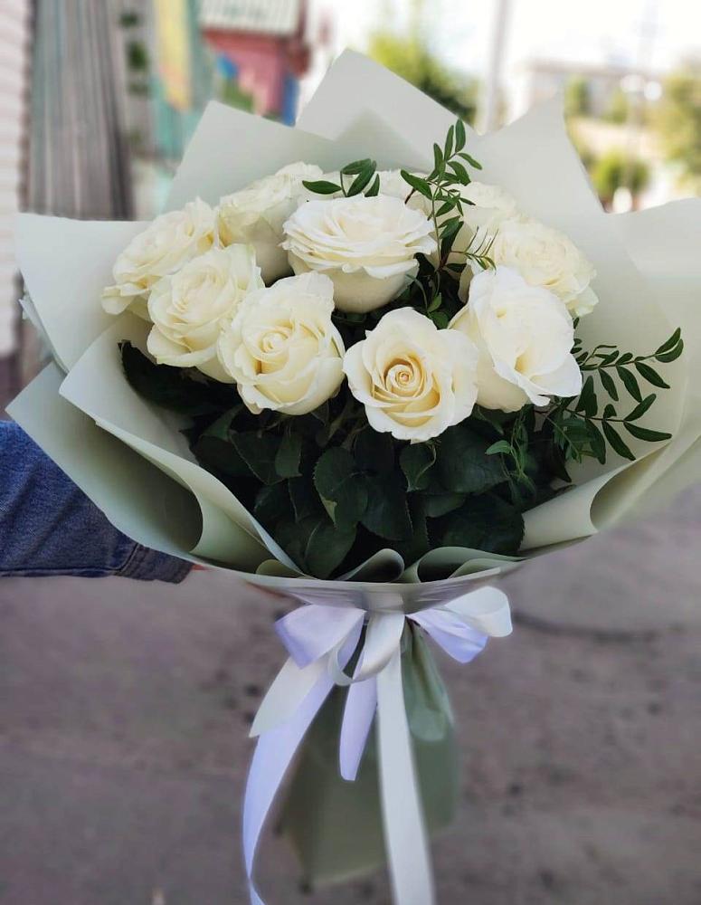 Букет Белые розы Проуд в Валуйках