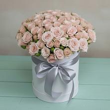 Цветочная композиция из Розы в шляпной коробке в Валуйках