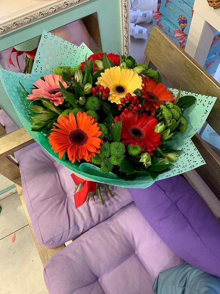 Букет цветов из: Герберы, Хризантемы и Альстромерии в Валуйках