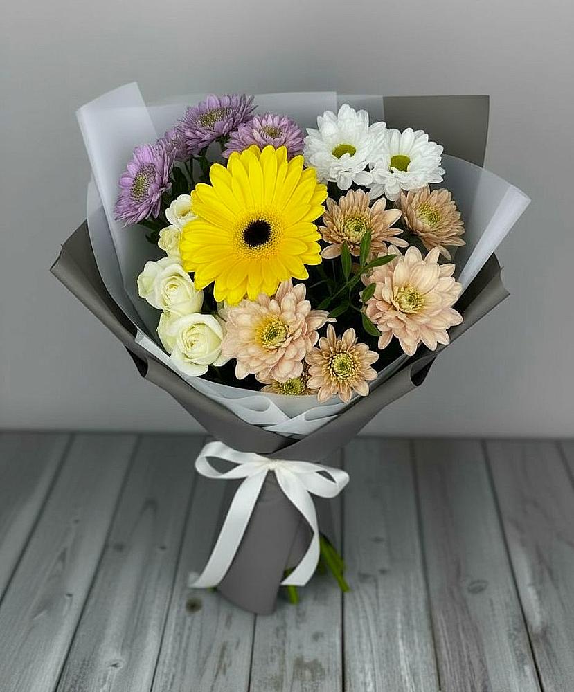 Букет цветов из: Розы, Герберы и Хризантемы в Валуйках