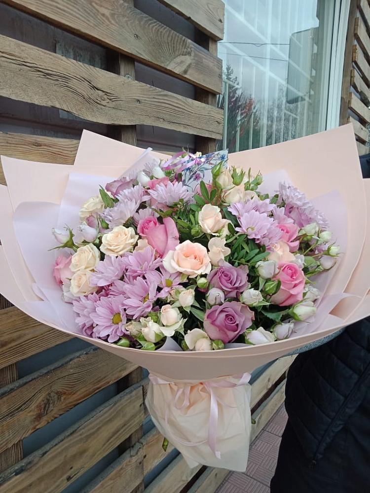 Букет цветов из: Розы и Хризантемы в Валуйках