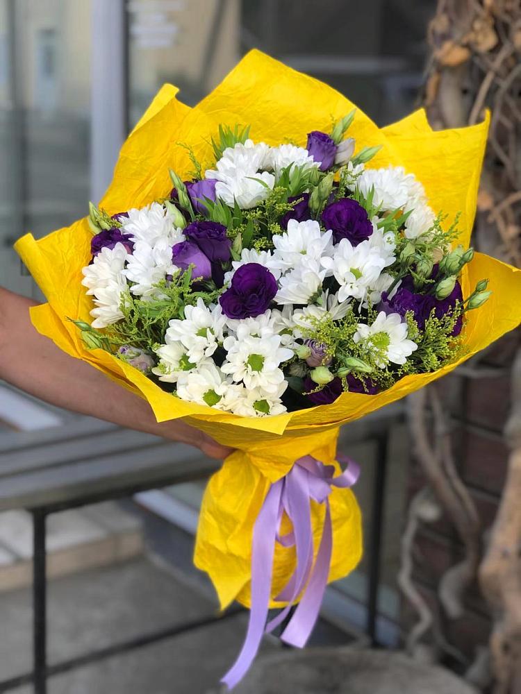 Букет цветов из: Ирисы, Хризантемы и Ромашки в Валуйках