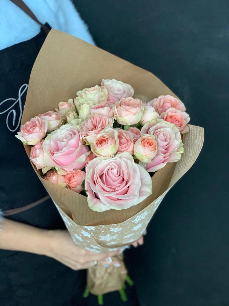 Букет цветов из: Хризантемы и Розы в Валуйках