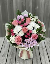 Букет цветов из:  Альстромерии, Гвоздики, Розы и Хризантемы в Валуйках