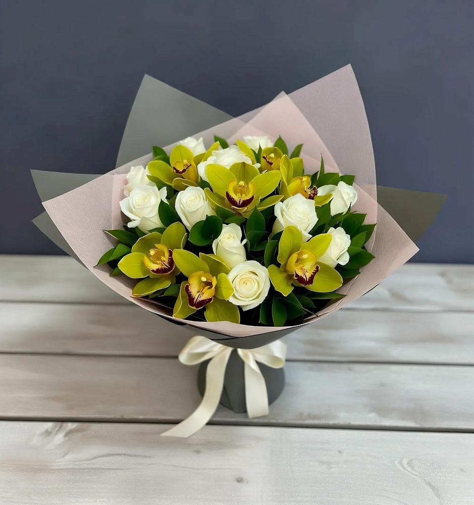 Букет цветов из: Орхидеи и Розы в Валуйках