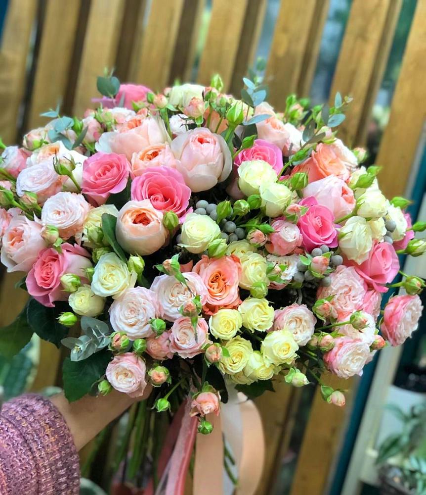 Букет цветов из: Розы в Валуйках