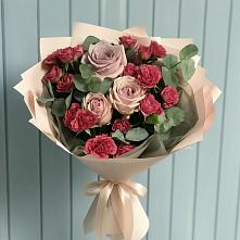 Букет цветов из:  Гвоздики и Розы в Валуйках