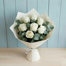 Букет Белые розы в Эвкалипте в Валуйках