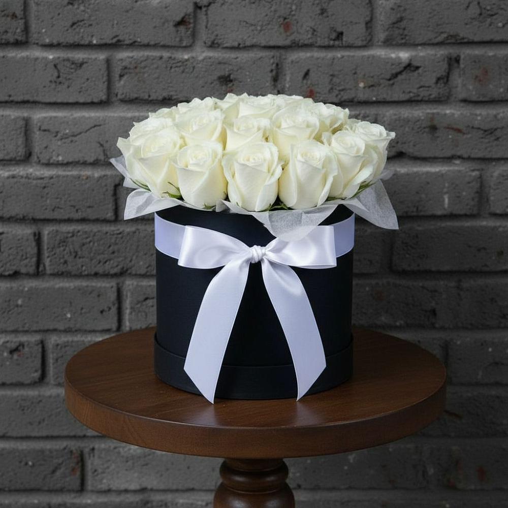 Цветочная композиция из Розы в шляпной коробке в Валуйках