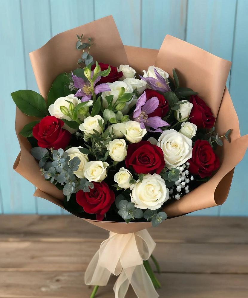 Букет цветов из: Розы и Альстромерии в Валуйках