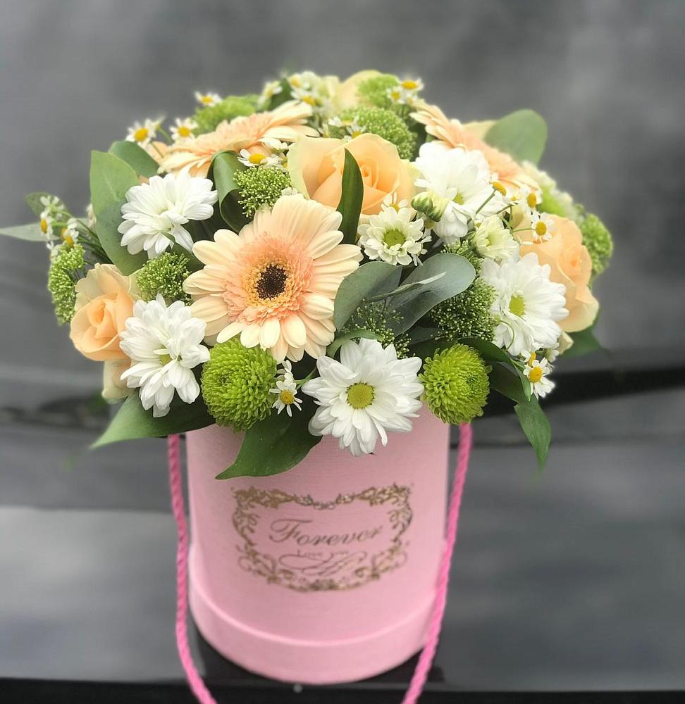 Цветочная композиция из Розы, Герберы и Хризантемы в шляпной коробке в Валуйках