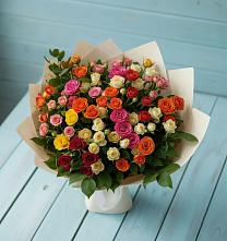 Букет Микс из разноцветных кустовых роз в Валуйках